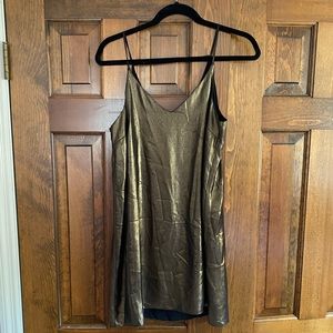 River Island Mini Shift Dress in Gold/Black - Size 10 (NWT)